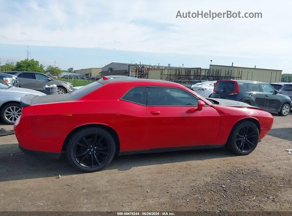 2C3CDZAG8JH118686 2018 DODGE CHALLENGER Red Widok wnętrza z tyłu