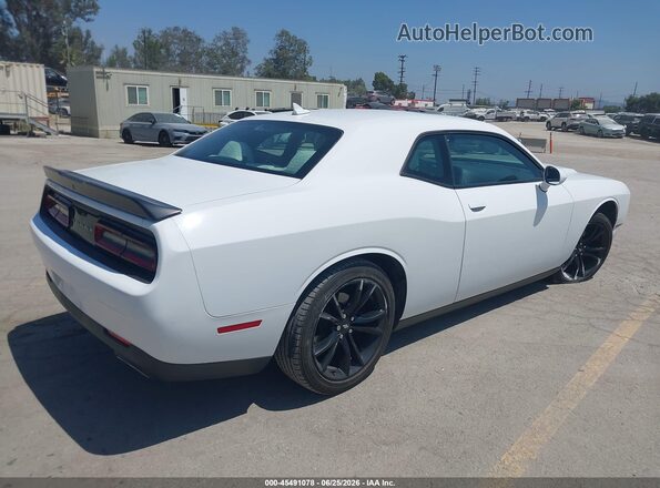 2C3CDZAG8JH218996 2018 DODGE CHALLENGER Белый Задняя правая четверть