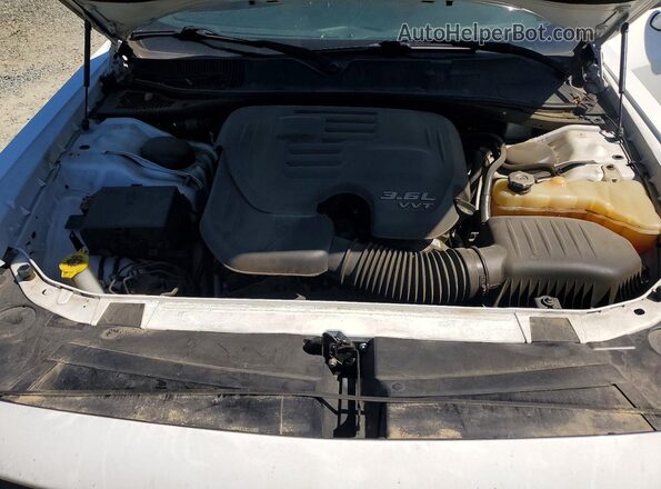 2C3CDZAGXHH502124 2017 DODGE CHALLENGER White Սալոնի հետևի տեսք