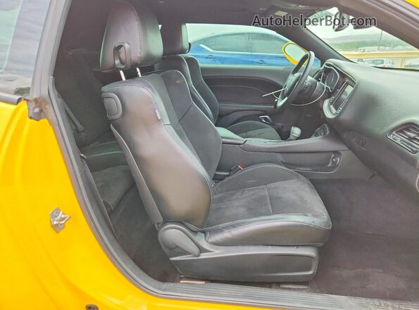 2C3CDZAGXJH200127 2018 DODGE CHALLENGER Yellow Rear seats view
