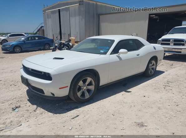 2C3CDZAGXJH322034 2018 DODGE CHALLENGER White Առջևի ձախ երեք քառորդ տեսարան