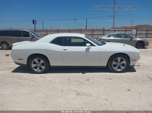 2C3CDZAGXJH322034 2018 DODGE CHALLENGER White Սալոնի հետևի տեսք