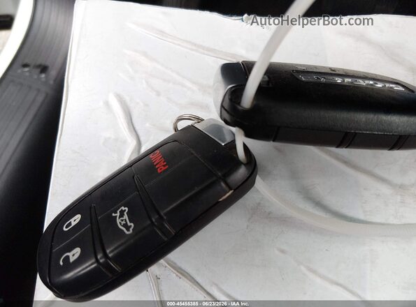 2C3CDZAGXKH503359 2019 DODGE CHALLENGER White Widok deski rozdzielczej