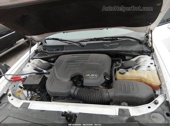 2C3CDZAGXKH503359 2019 DODGE CHALLENGER White Widok z tyłu