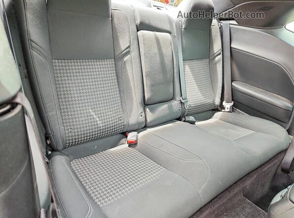 2C3CDZAGXKH534921 2019 DODGE CHALLENGER Purple Rear seats view