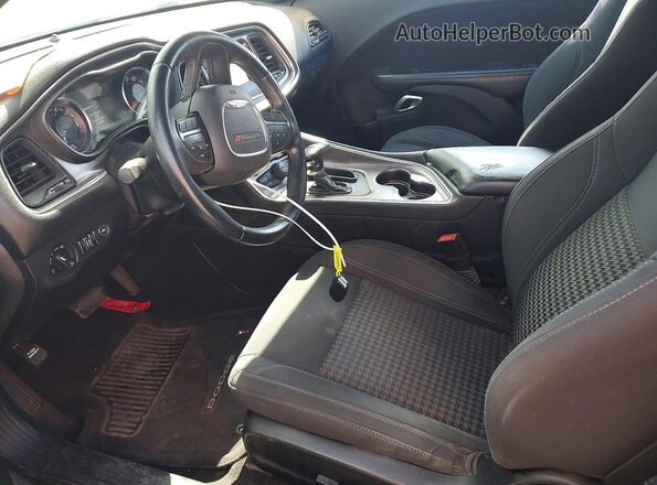 2C3CDZBT0HH587115 2017 DODGE CHALLENGER Серый Вид салона спереди