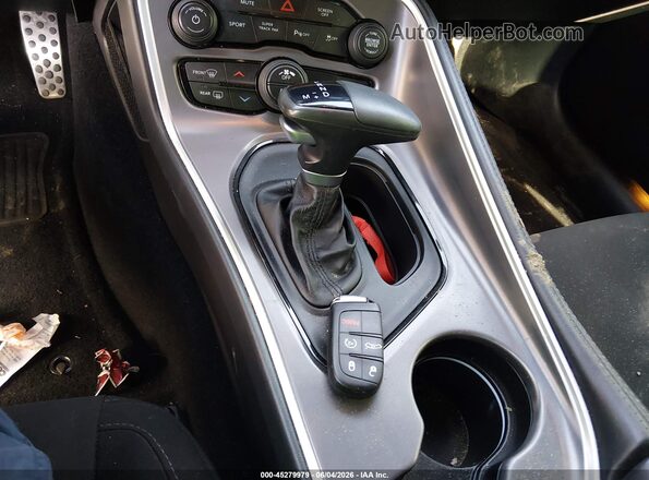 2C3CDZBT0KH605376 2019 DODGE CHALLENGER Белый Вид панели приборов