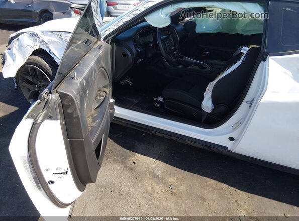 2C3CDZBT0KH605376 2019 DODGE CHALLENGER Белый Вид салона спереди