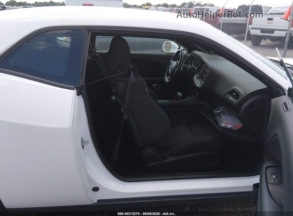 2C3CDZBT1NH105618 2022 DODGE CHALLENGER White Widok wnętrza z przodu