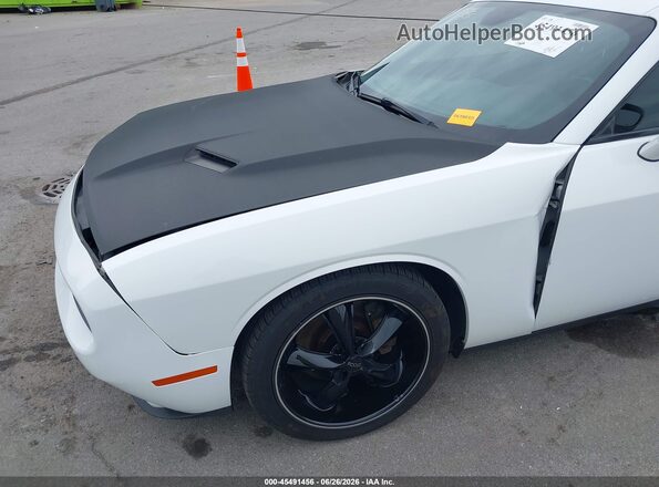 2C3CDZBT2GH255367 2016 DODGE CHALLENGER White Widok z przodu