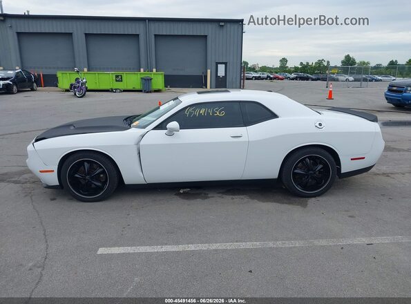 2C3CDZBT2GH255367 2016 DODGE CHALLENGER White Widok wnętrza 360 stopni