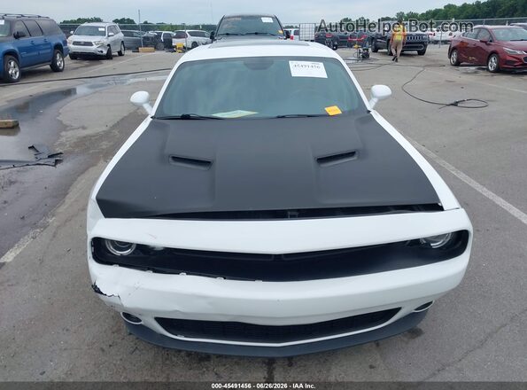 2C3CDZBT2GH255367 2016 DODGE CHALLENGER White Widok zestawu wskaźników