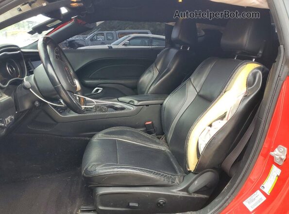 2C3CDZBT3GH177892 2016 DODGE CHALLENGER Красный Вид салона спереди