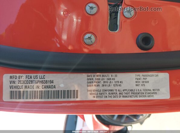2C3CDZBT6PH638194 2023 DODGE CHALLENGER Orange Vista del compartimento del motor