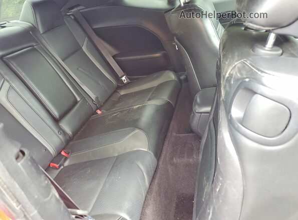 2C3CDZBT8GH284484 2016 DODGE CHALLENGER Red უკანა სავარძლების ხედი