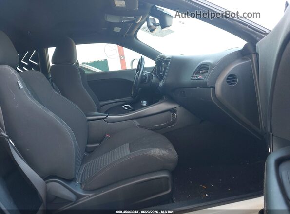 2C3CDZFJ0LH185063 2020 DODGE CHALLENGER White Front interior view