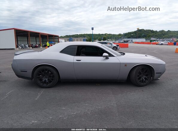 2C3CDZFJ1JH241122 2018 DODGE CHALLENGER Серебряный Панорамный вид салона 360°