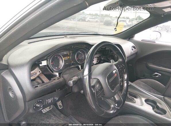 2C3CDZFJ1JH241122 2018 DODGE CHALLENGER Серебряный Вид спереди