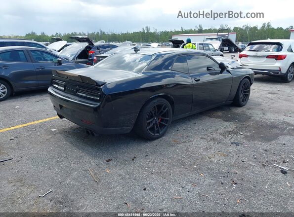 2C3CDZFJ2JH178855 2018 DODGE CHALLENGER Черный Задняя правая четверть