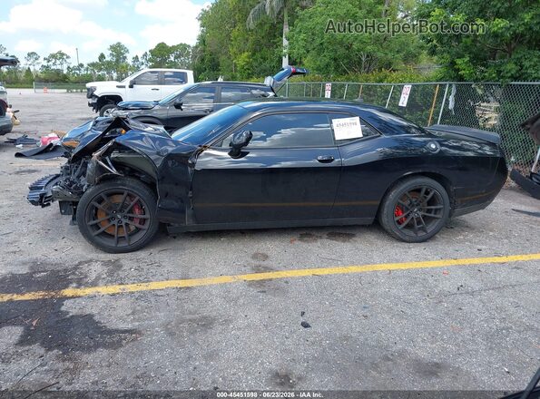 2C3CDZFJ2JH178855 2018 DODGE CHALLENGER Черный 