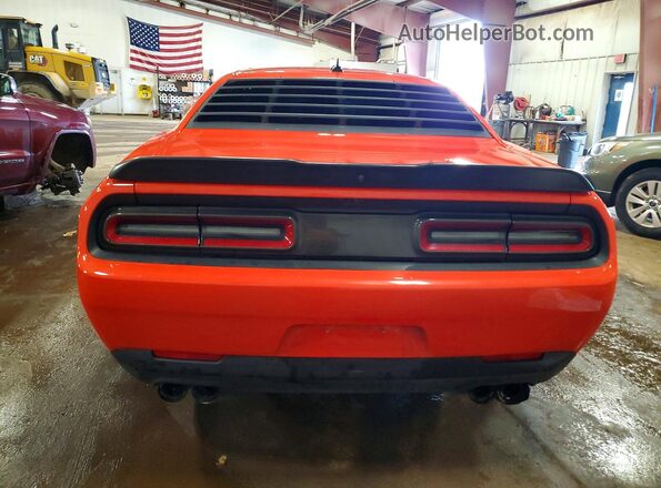 2C3CDZFJ2KH642759 2019 DODGE CHALLENGER Orange Widok z tyłu