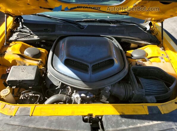 2C3CDZFJ3HH502163 2017 DODGE CHALLENGER Yellow Вид задньої частини салону