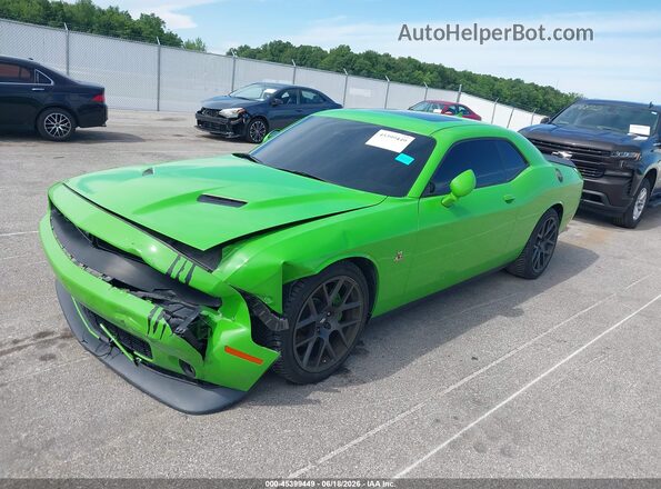 2C3CDZFJ3HH545532 2017 DODGE CHALLENGER Green Առջևի ձախ երեք քառորդ տեսարան