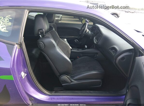 2C3CDZFJ4JH287866 2018 DODGE CHALLENGER Фиолетовый Вид салона спереди