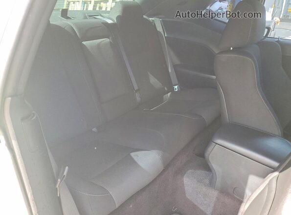 2C3CDZFJ6GH166023 2016 DODGE CHALLENGER White Widok tylnych siedzeń
