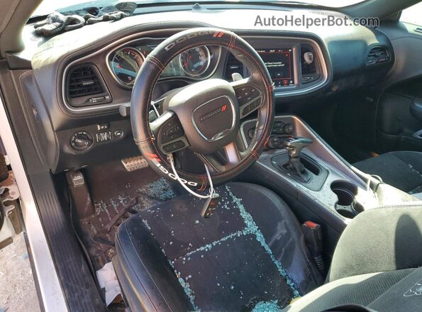 2C3CDZFJ6MH537662 2021 DODGE CHALLENGER White Widok deski rozdzielczej