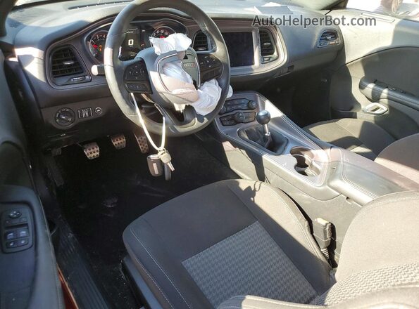 2C3CDZFJ6PH591192 2023 DODGE CHALLENGER Maroon Widok deski rozdzielczej