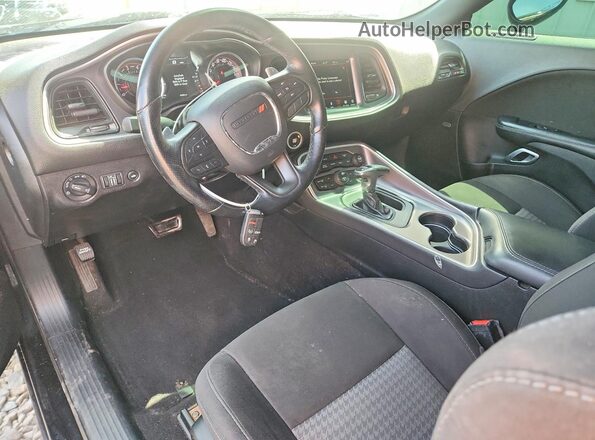 2C3CDZFJ8LH176191 2020 DODGE CHALLENGER Черный Вид панели приборов
