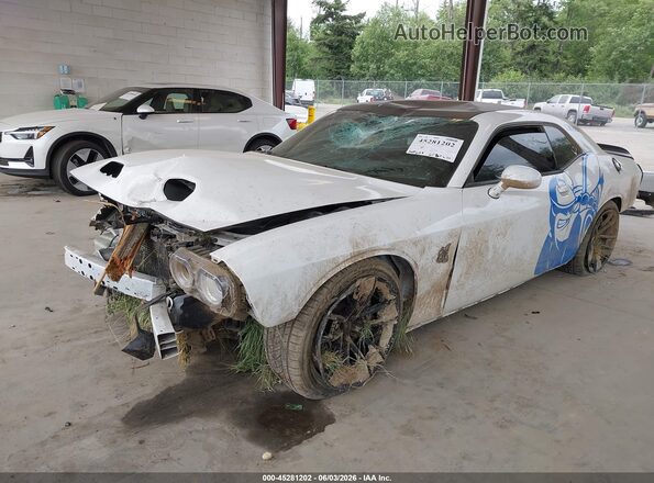 2C3CDZFJ9HH592743 2017 DODGE CHALLENGER White Vista tres cuartos delantera izquierda