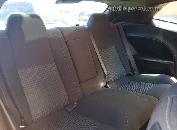 2C3CDZFJ9MH538952 2021 DODGE CHALLENGER Бордовый Вид задних сидений