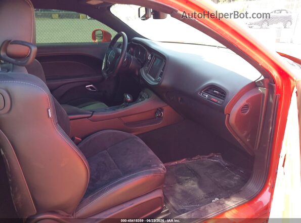 2C3CDZFJ9PH527065 2023 DODGE CHALLENGER Оранжевый Вид салона спереди