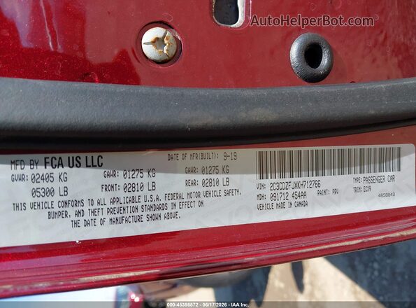 2C3CDZFJXKH712766 2019 DODGE CHALLENGER Maroon Vista del compartimento del motor