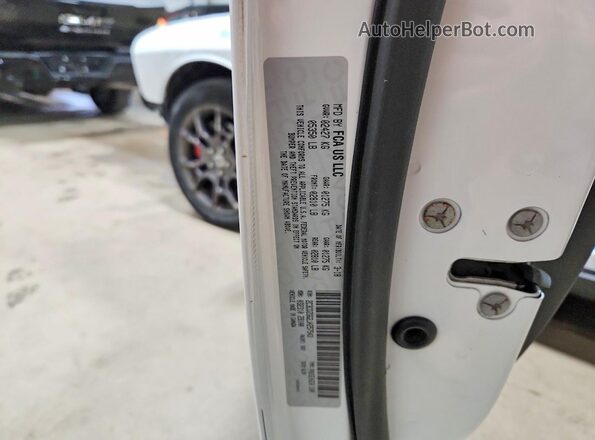 2C3CDZGG2JH257543 2018 DODGE CHALLENGER White Engine compartment view
