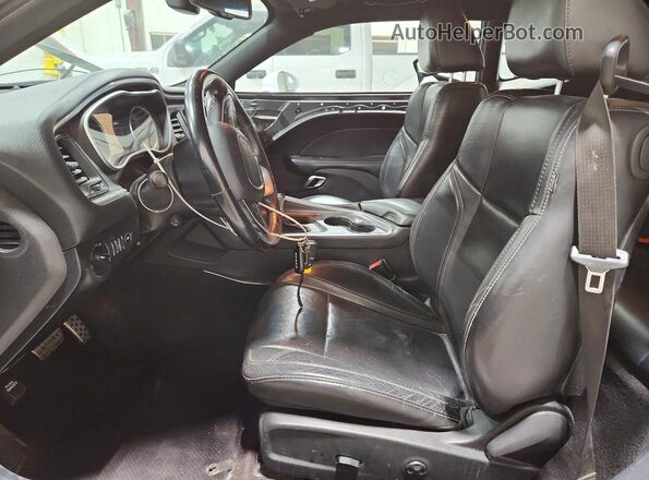 2C3CDZGG2JH257543 2018 DODGE CHALLENGER White Front interior view