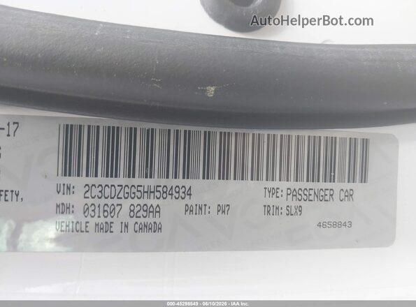 2C3CDZGG5HH584934 2017 DODGE CHALLENGER White Շարժիչի բաժամունքի տեսք