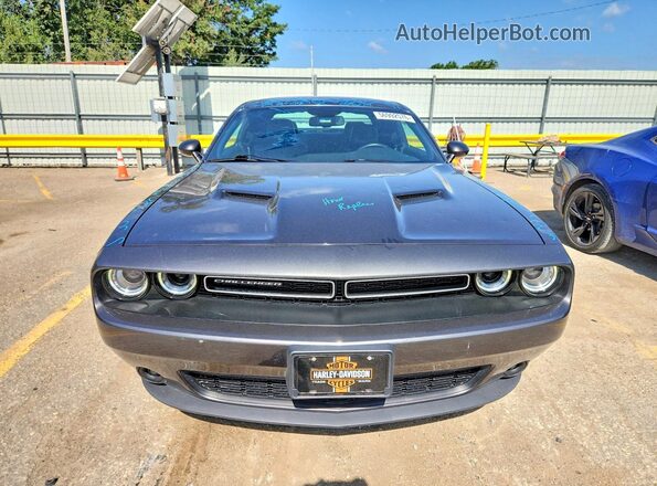 2C3CDZGGXJH143452 2018 DODGE CHALLENGER Gray Widok z przodu