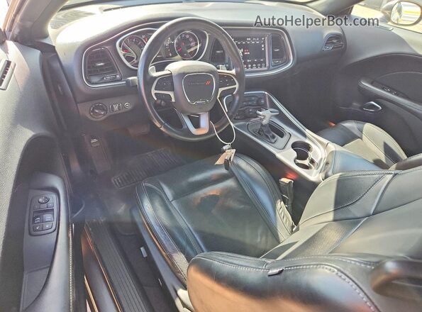 2C3CDZGGXJH143452 2018 DODGE CHALLENGER Gray Widok deski rozdzielczej