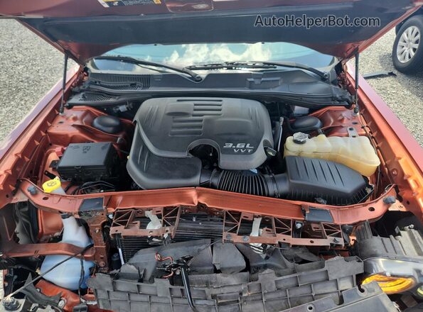 2C3CDZJGXMH555836 2021 DODGE CHALLENGER Orange Rear interior view