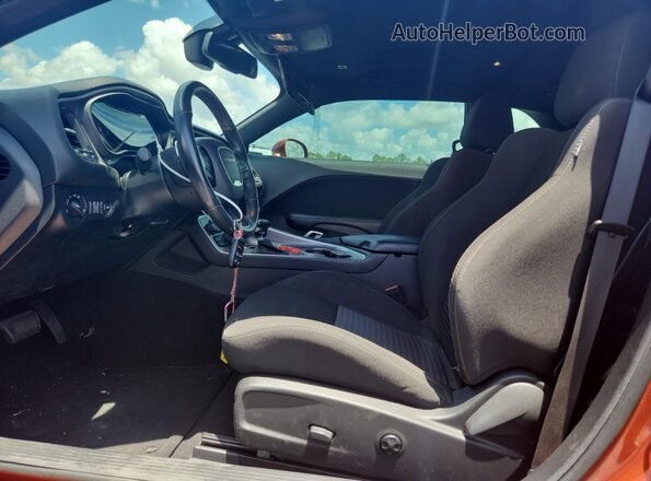 2C3CDZJGXMH555836 2021 DODGE CHALLENGER Orange Front interior view