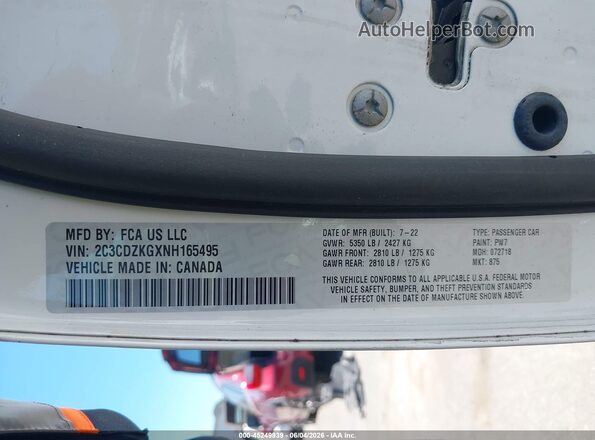 2C3CDZKGXNH165495 2022 DODGE CHALLENGER White Widok komory silnika