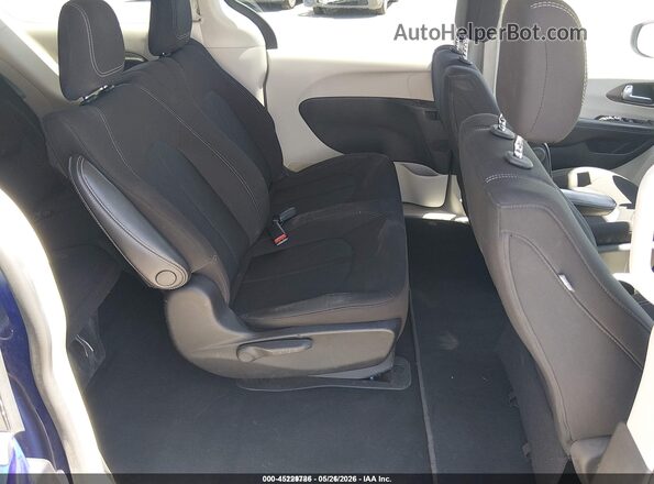 2C4RC1AG6MR558396 2021 CHRYSLER VOYAGER Blue 