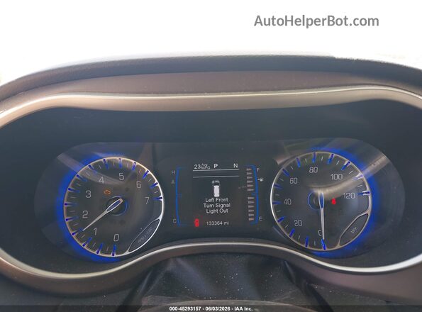 2C4RC1BG0HR540142 2017 CHRYSLER PACIFICA Gray Вид задніх сидінь