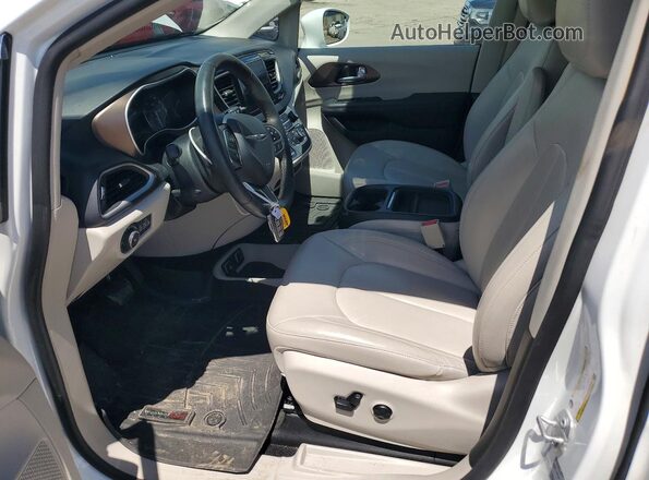 2C4RC1BG0HR821633 2017 CHRYSLER PACIFICA White Vista interior delantera