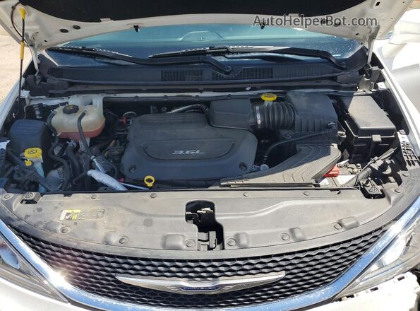 2C4RC1BG0HR821633 2017 CHRYSLER PACIFICA White Vista del compartimento del motor
