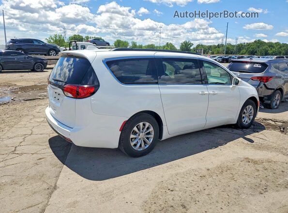 2C4RC1BG0HR821633 2017 CHRYSLER PACIFICA White Trasero derecho