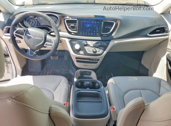 2C4RC1BG0HR821633 2017 CHRYSLER PACIFICA White Vista del salpicadero